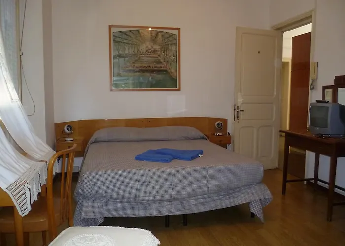 Отель Elvezia *